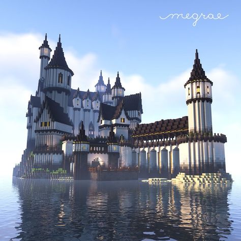 Minecraft White Castle Ideas, Minecraft Survival Castle Base, Minecraft Fantasy Castle Layout, Elvin Castle Minecraft, Modern Castle Minecraft, Mincraft Idea Castel, Minecraft Fantasy Castle Tutorial, Minecraft Castle Inspiration, Minecraft Castle Survival