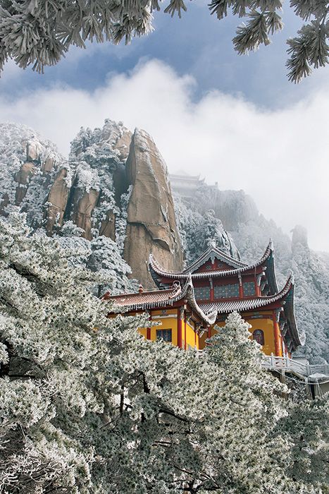 JiuHua Shan Mountains, Anhui, China China Photo, Famous Castles, Chongqing, China Travel, Incredible Places, Places Around The World, Macau, Tibet, Beijing