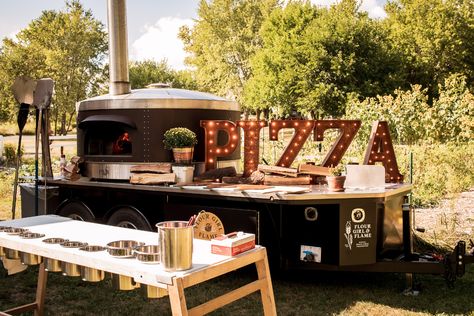 Woodfire Pizza Wedding, Woodfire Pizza, Wood Fire Pizza, Mobile Pizza Oven, Pizza Wedding, Pizza Catering, Rustic Farm Table, Wedding Food Stations, Make Your Own Pizza