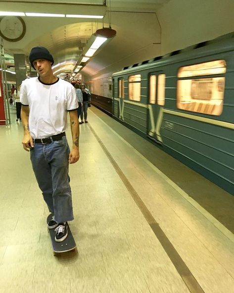 Subway skate day. 🚇 #skateboarding #skateboard #skatelife #skate #skateboards #vibes Skater Boy Outfits, Skate Boy, Skater Boi, Skate Vibes, Skateboard Aesthetic, Skate Photos, Skater Vibes, Skateboard Photography, Skater Boys