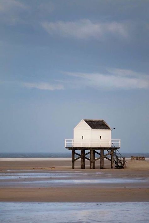 Beach Huts, Beach Living, Beach Hut, Inception, Beach Cottages, Pics Art, Coastal Living, Ocean Beach, Beach Life