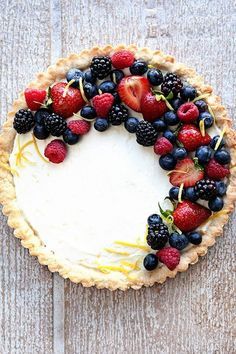 A Lemon Berry Mascarpone Tart is a simple, delicious way to show off all the season's best berries. Simple and incredibly delicious. Mascarpone Tart, Slow Cooker Desserts, Fruit Tart, Angel Food, Tart Recipes, Perfect Desserts, Summer Desserts, Just Desserts, Easy Desserts