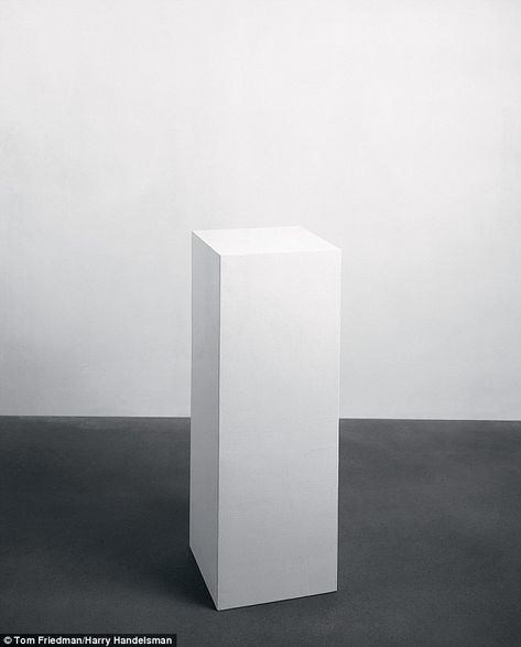 Empty sculpture stand and blank canvas ... Tom Friedman, Art Quiz, Hayward Gallery, Sculpture Stand, First Art, Picture Design, City Art, Daily Art, Art Fair