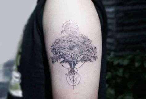 Bodhi Tree Tattoo, Tree Tattoo Men, Oak Tree Tattoo, Tree Tattoo Designs, Bodhi Tree, Tree Of Life Tattoo, Tattoo Life, Nature Tattoos, Tree Tattoo