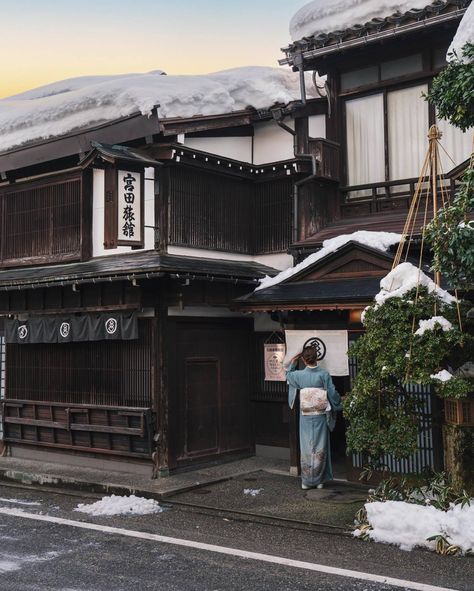 The Kimono Gallery — thekimonogallery: The statue of dragon in... Japanese Inn, Edo Period Japan, Futon Beds, Winter In Japan, Japan Architecture, Japanese Lifestyle, Dream Vacations Destinations, Japan Aesthetic, Toyama