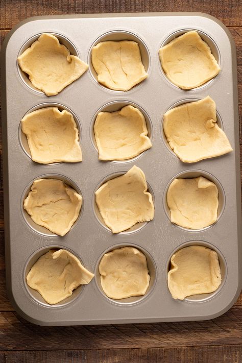 Crescent Roll Cups, Chicken Barbecue Sauce, Crescent Cups, Muffin Tin Breakfast, Easy Crescent Rolls, Crescent Roll Breakfast Recipes, Crescent Breakfast, Chicken Barbecue, Eggs In Muffin Tin