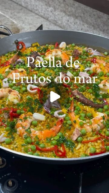 Abrolhos Pescados on Instagram: "Hoje temos uma receita deliciosa de Paella de Frutos do Mar!
No vídeo conto um pouco do processo para o preparo desse prato tão gostoso mas que tem alguns segredinhos. 😉
🎥 🧑‍🍳 @dutokushima2.0 👏👏

🐙🦑🍤🦪🐟 Kit para Paella de Frutos do Mar, composto por polvo, lula em anéis, mexilhão, filé de peixe e camarão 7 barbas:
💰 R$ 74,90 /kg
👉 Pacotes com 1kg aproximadamente
👉 Os ingredientes podem ser comprados individualmente, solicite a nossa tabela pelo WhatsApp 

📲 Pedidos e Tabela Completa pelo WhatsApp: (33) 98801-4393
🚛 Delivery GRÁTIS para pedidos a partir de R$ 200,00
💳 Aceitamos cartão e PIX

#abrolhospescados #delivery #peixaria #peixariadelivery #kitparapaella #paelladefrutosdomar #food #chefemcasa #gourmet #dicadodia #inspiracao #culinari On Instagram