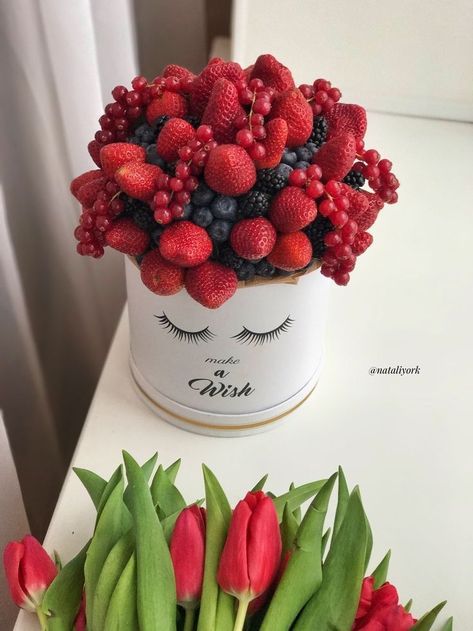 Bouquet of strawberriesblueberriesrushberries Fruit Bouquet Ideas Gift, Edible Arrangements Diy, Mango Photography, Fruit Basket Diy Gift, Fruit Baskets Diy, Strawberry Bouquet, Fruit Bouquet Ideas, Vegetable Bouquet, Edible Fruit Arrangements