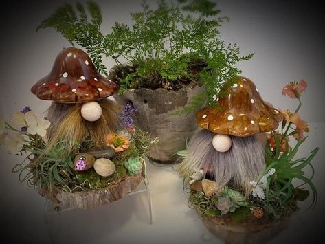 Garden Gnomes Diy, Ceramic Mushrooms, Garden World, Winter Wreath Diy, Teacup Crafts, Mushroom Crafts, Faux Hair, Bazaar Crafts, Spring Easter Crafts