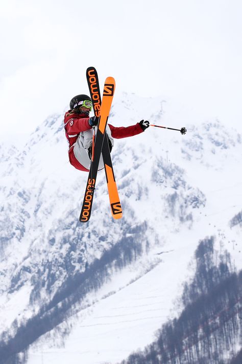 Dara Howell of Canada competes in the Freestyle Skiing Women's Ski Slopestyle Finals (c) Getty Images Canada Skiing, Skiing Photography, Ski Shirt, Slalom Skiing, Ski Culture, Freestyle Skiing, Ski Bums, Ski Instructor, Ski Art