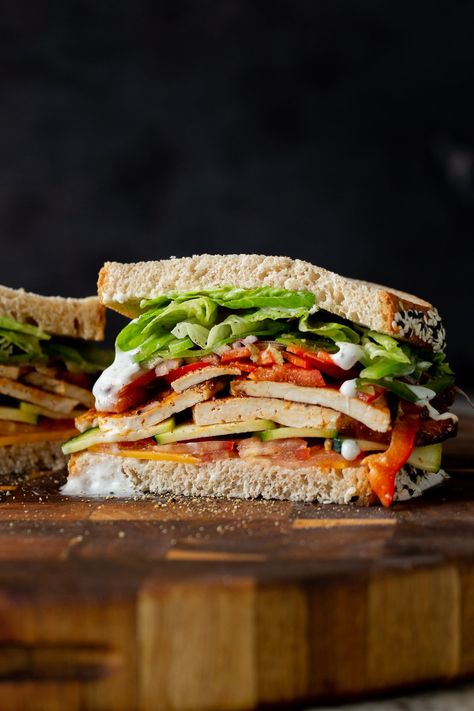 Deli Sandwiches Recipes, Quick Summer Meals, Club Sandwich Recipes, Homemade Tofu, Summer Sandwiches, Soy Curls, Vegan Richa, Vegan Entree, Summer Lunch