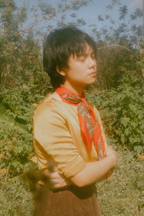 Iv Of Spades Art, Zild Benitez Wallpaper, Zild Benitez, Iv Of Spades, Millennial Outfit, Fallen Angel Aesthetic, Gen Z Fashion, Band Photoshoot, Blue Butterfly Wallpaper