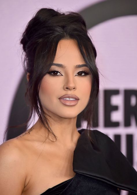 Becky G Makeup, Becky G Hair, Braces Colors, G Hair, Brunette Hair With Highlights, Glam Hair, Becky G, American Music Awards, Brunette Hair