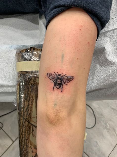 Bee Tattoo Above Elbow, Shaded Bee Tattoo, Bee Tattoo On Elbow, Elbow Bee Tattoo, Bee Elbow Tattoo, Bee Tattoo Placement, Bee Tattoo Traditional, Traditional Bee Tattoo, Bugs Tattoo