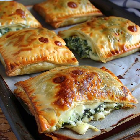 Cheese and Spinach Stuffed Pastry Stuffed Pastry, Spinach Puff, Cheese Puff Pastry, Savory Pastry, Crock Pot Recipes, Fresh Spinach, Puff Pastry Sheets, Grandmas Recipes, Puff Pastry Recipes