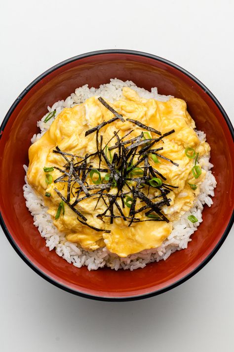 Tamagoyaki Scramble - Okonomi Kitchen Tamagoyaki Recipe, Soft Scrambled Eggs, Fluffy Scrambled Eggs, Easy Japanese Recipes, Vegan Holidays, Easy Dishes, Scrambled Eggs, Quick Breakfast, Daily Meals