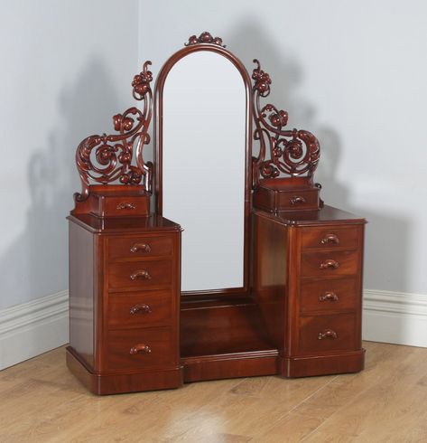 Antique Dressing Table With Mirror, Table With Round Mirror, Dressing Table Antique, Dressing Table Mirror Design, Antique Dressing Table, Beautiful Bed Designs, Rosewood Furniture, Dressing Table With Mirror, Wood Bed Design