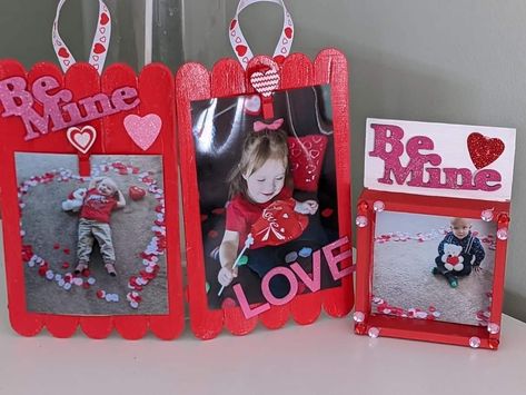 Valentine’s Day Picture Frame Craft, Valentines Picture Frame Diy, Valentines Picture Frame, Valentines Board, Church Valentines, Daycare Projects, Valentines Kids, Scout Crafts, Class Gifts