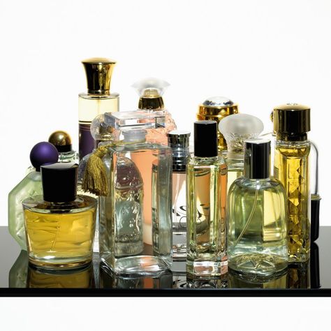 Spritz These 13 Perfumes and Prepare for Endless Compliments Standing Awkwardly, Designer Perfumes, Jasmine Perfume, Organic Perfume, Summer Perfume, Perfume Recipes, Top Perfumes, Wear Perfume, Unique Fragrance