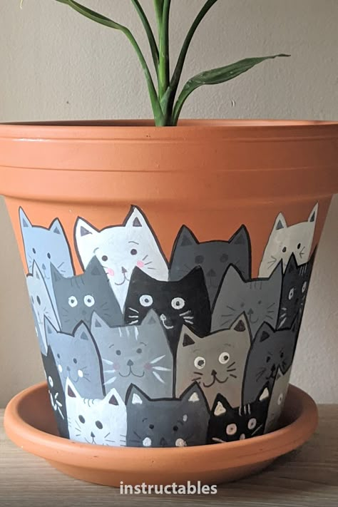 Painted Cats, Terra Cotta Pot Crafts Diy, Flower Pot Art, Terra Cotta Pot Crafts, Painted Pots Diy, Painted Plant Pots, Terracotta Flower Pots, Stones Art, Rocks Painted