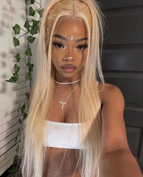 Makeup Styles Black Women, Crossett Top, Sophomore Hairstyles, Crush Reaction Pics, Blonde On Tan Skin, White Hair Black Women, Cringey Photos, Lacefront Wig Styles, Unique Wig Hairstyles