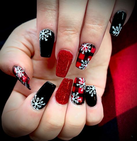 Buffalo Plaid Nails, Winter Nail 2023, Nail Designs Winter, Lilac Nails Design, November Nail Designs, Plaid Nail Designs, Nail 2023, Lilac Nails, Art Deco Nails