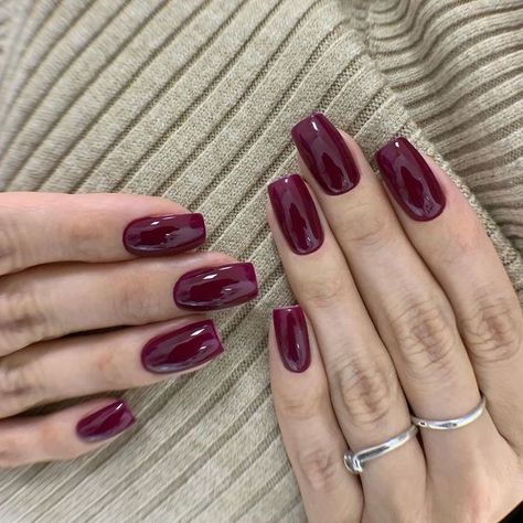 Red Maroon Nails, Nails Tiktok, Berry Nails, Designs For Short Nails, Wine Nails, Simple Fall Nails, Maroon Nails, Pink Gel Nails, Vintage Nails