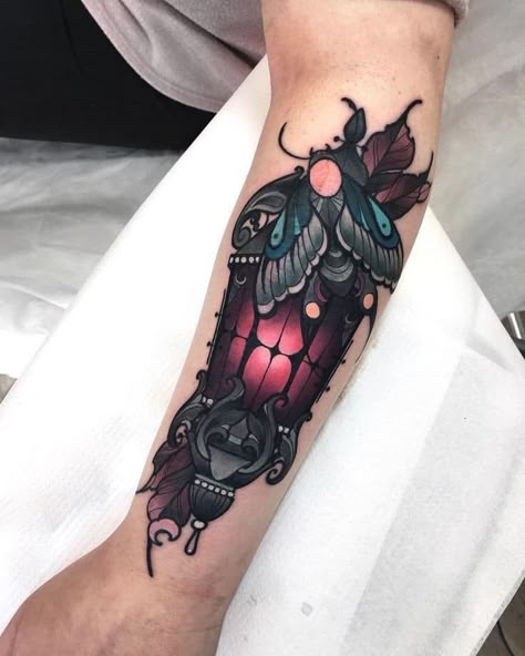 Spontaneous Tattoo, Scars Tattoo, Tato Tradisional, Feminine Skull Tattoos, Neo Traditional Tattoos, Lantern Tattoo, Scar Cover Up, Bug Tattoo, Tatuaje A Color