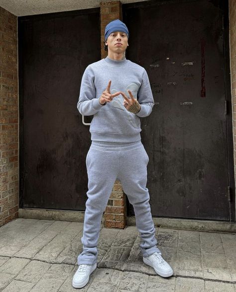 Nike Sweatpants Outfit, Sweatsuit Outfits, Grey Tracksuit, Young Mens Fashion, Central Cee, Hits Different, Super Rich Kids, Sweatpants Outfit, Man Crush Everyday