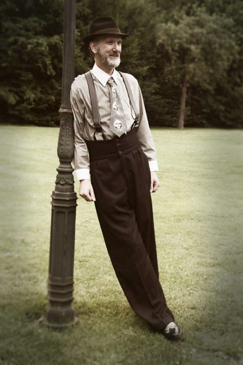 1920s Men’s Pants, Trousers, Plus Fours, Knickers 1920s oxford bags vintage style college pants high waisted trousers lindy hop pants $283.24 AT vintagedancer.com High Waist Pants Men, Gatsby Clothes, College Pants, Gatsby Christmas, Ideas For Clothes, Vintage Outfits Men, 1920s Men, Oxford Bags, Mens Fashion Vintage