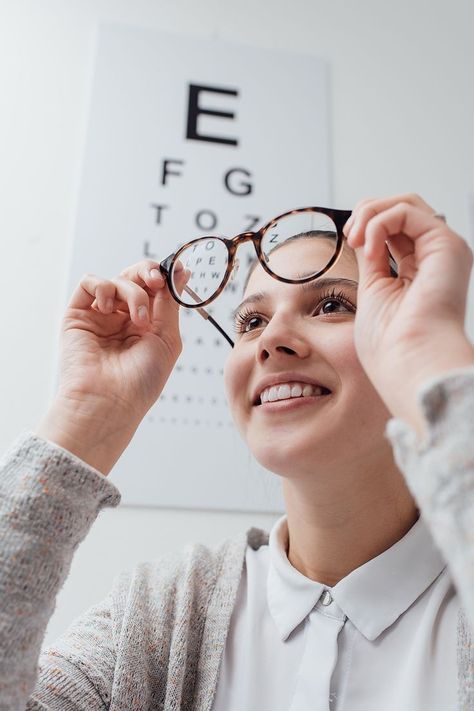 Optometrist Aesthetic, Healthy Eyesight, Optic Logo, Eyewear Advertising, Eyewear Photography, Eye Diseases, Eye Vision, Eye Chart, Glasses Fashion Women