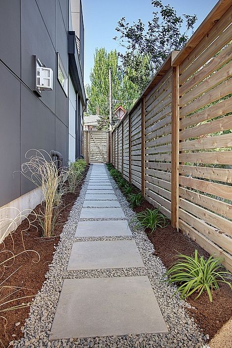 Contemporary Landscape/Yard - Come find more on Zillow Digs! Front Yard Walkway, Large Backyard Landscaping, Side Yard Landscaping, Walkway Landscaping, Walkway Design, Large Backyard, Stone Path, Country Landscaping, Backyard Fences