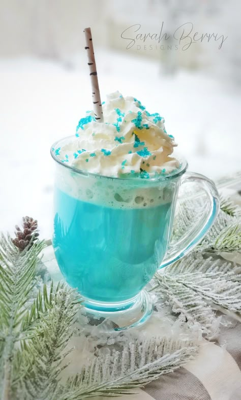 Blue Drink Ideas Non Alcoholic, Winter Milkshakes, Blue Winter Drinks, Blue Hot Chocolate, Vodka Holiday Drinks, Blue Christmas Drinks Holiday Cocktails, Non Alcoholic Sangria, Sarah Berry, Holiday Drinks Alcohol