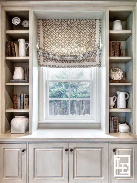 Dining Room Built In Cabinets Around Window, Bathroom Window Seat, Window Seat Curtains, Cabinet Glazing, Craft Cabinets, Bedroom Window Seat, Window Nook, Loft Wall, Vibeke Design