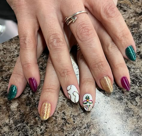 Mardi Gras And Valentines Day Nails, Marty Gras Nails, Short Mardi Gras Nails, New Orleans Nails Designs, Mardis Gras Nails, Mardi Gras Nail Designs Ideas, Mardi Gras Nail Art, Simple Mardi Gras Nails, Mardi Gras Nails Ideas