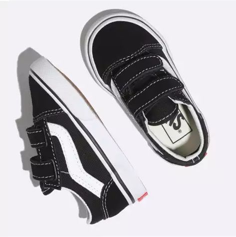 Kids Shoes - Shop Sneakers for Toddlers Age 1-4 | Vans Best Toddler Shoes, Tennis Vans, Vans Skate Shoes, V Black, Vans Toddler, Tenis Vans, Vans Original, Profile Silhouette, Old Skool Black