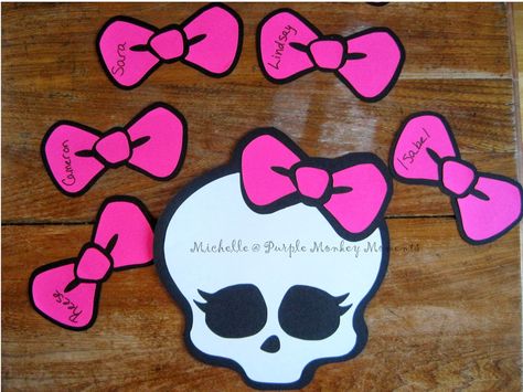 Purple Monkey Moments: Monster High Birthday Party Week Day 3 - Pin the Tail on Skullette Monster High Birthday Party Ideas Diy Free Printables, Monster High Party Games, Monster High Birthday Party Ideas, Monster High Birthday Party, Pin The Tail, Happy Wednesday Everyone, Cute Game, High Characters, Monster High Party