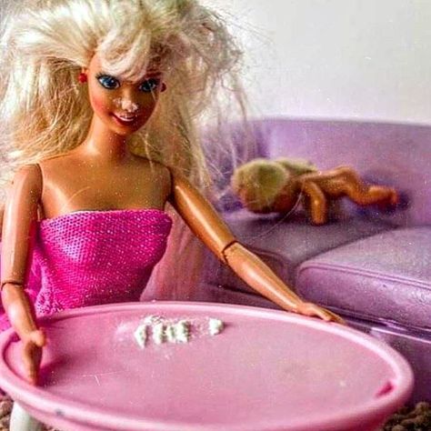 Bad Barbie #WeLikeThat Kids Come First, Realistic Barbie, Collage Des Photos, Requiem For A Dream, Barbie Funny, Barbies Pics, Bad Barbie, Barbie Life, Hen Do