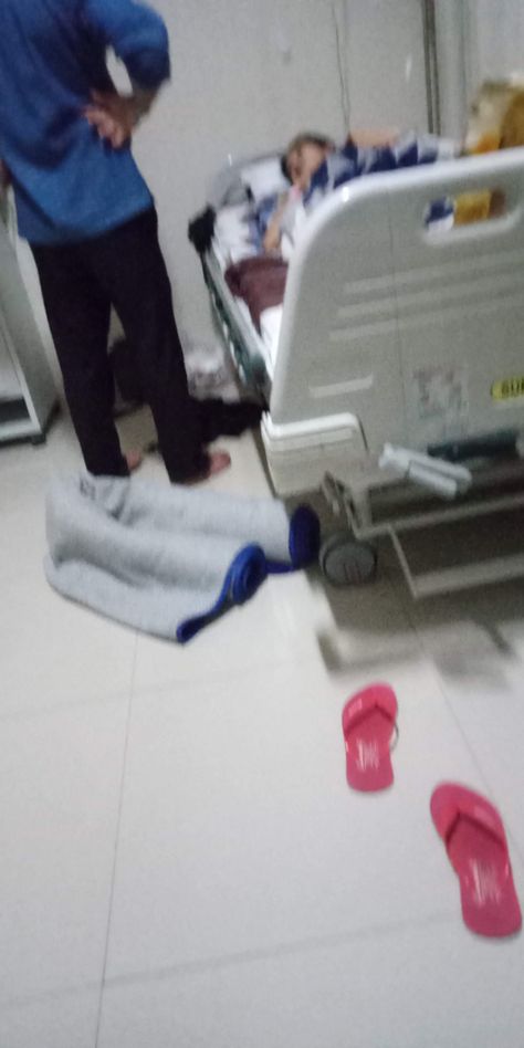 Fake Hospitalized Pictures Philippines, Hospital Prank Pictures, Hospital Prank Pictures For Friends, Pap Rs, Hospital Snapchat Stories, Hospital Prank, Hospital Admit Pics, Hospital Snap, Boys Attitude Pics Hd