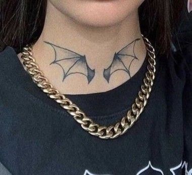 Wing Neck Tattoo, Grunge Tattoo, Bat Tattoo, Alien Tattoo, Tasteful Tattoos, Creepy Tattoos, Stylist Tattoos, Horror Tattoo, Collar Bone Tattoo