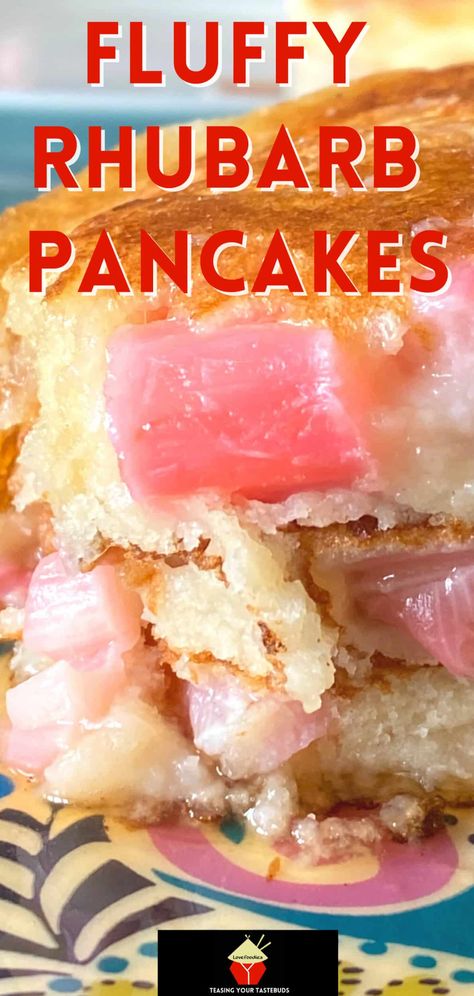 Rhubarb Pancakes, Easy Rhubarb Recipes, Easy Breakfast Muffins, Rhubarb Desserts, Berry Recipes, Chocolate Banana Muffins, Popular Desserts, Rhubarb Recipes, Delicious Breakfast Recipes