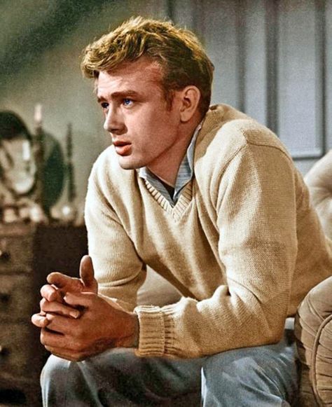 James Dean in ‘East of Eden’, 1955. James Dean Style, Jim Stark, James Dean Photos, Pier Paolo Pasolini, Gossip Girls, Jimmy Dean, East Of Eden, Ali Larter, Gene Kelly