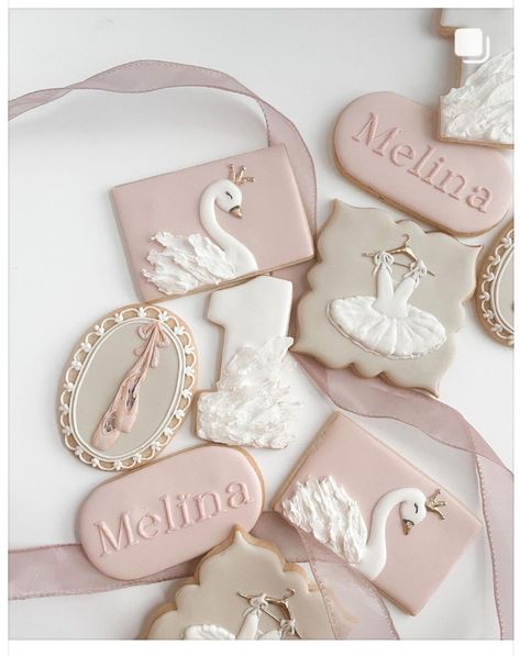 Ballerina Party Theme, Lake Birthday, Swan Birthday, Ballerina Cookies, Swan Baby Shower, Ballerina Baby Showers, Ballerina Birthday Party, Idee Babyshower, Ballet Birthday