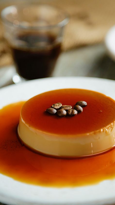 Flan Au Caramel, Caramel Ingredients, Tarte Fine, Flan Recipe, Custard Recipes, Caramel Coffee, Coffee Cream, Caramel Recipes, Coffee Powder