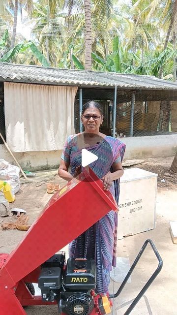 RISHI VASANTHA KUMAR on Instagram: "Happy Tirupur Farmer Review About KCI 7 HP Wood Chipper 🤩 9344 337 456 🤙 #woodchipper #reelsinstagram #reelsvideo #trending #trendingnow #farmlife ✅" Wood Chipper, Farm Business, Farm Life, Farmer, Wood, On Instagram, Instagram