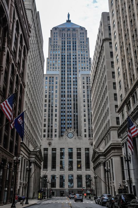 Chicago Board Of Trade, Moving To Chicago, Chicago Design, Chicago Hotels, Chicago Usa, Chicago Travel, Chicago Photos, Art Deco Buildings, My Kind Of Town