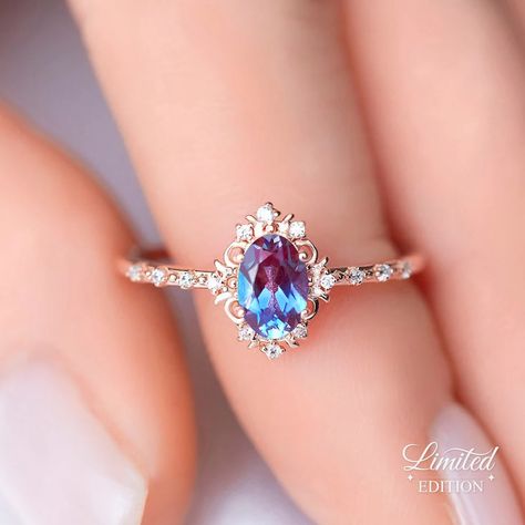 Vintage Alexandrite Engagement Ring Promise Ring Wedding - Etsy Zircon Engagement Ring, Promise Rings Vintage, Vintage Engagement Rings Unique, Starry Nights, Engagement Ring Prices, Alexandrite Engagement Ring, Alexandrite Ring, Special Ring, Etsy Wedding Rings