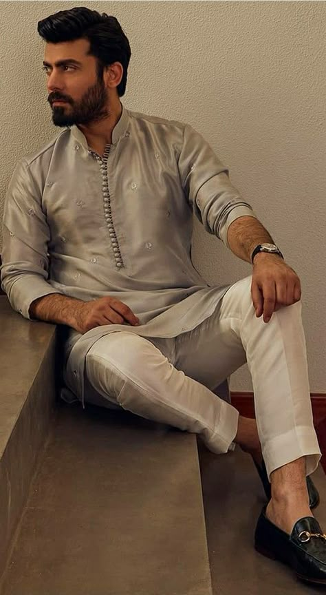 Men Kurta Photoshoot, Shoes Under Kurta For Men, Men In Kurta Aesthetic, Kurta Poses For Men, Kurta Poses, Kerala Cafe, Groom Kurta, Traditional Indian Mens Clothing, Kurta Designs Men's