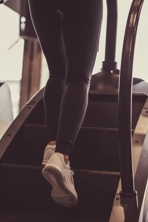 Stair Climber Workout: 3 Ultimate Lower Body Stair-Climbing Workouts Climbing Stairs Workout, Climber Workout, Stair Climber Workout, 25 Minute Workout, Climbing Stairs, Stair Climber, Elliptical Workout, Stair Climbing, Stand Tall