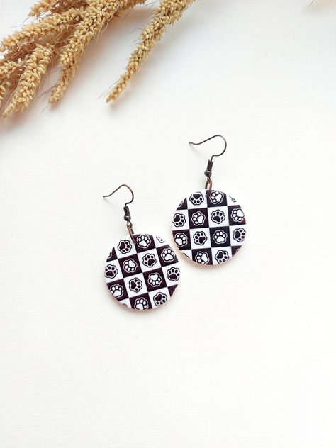 Paw Print Earrings, Jewelry Cleaning, Cotton Swab, Earrings Polymer Clay, Polymer Clay Jewelry, Cleaning Jewelry, Clay Jewelry, Polymer Clay Earrings, Clay Earrings